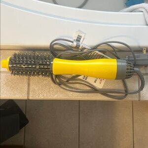 Drybar The Half Shot Blow-Dryer Brush - Yellow and Black